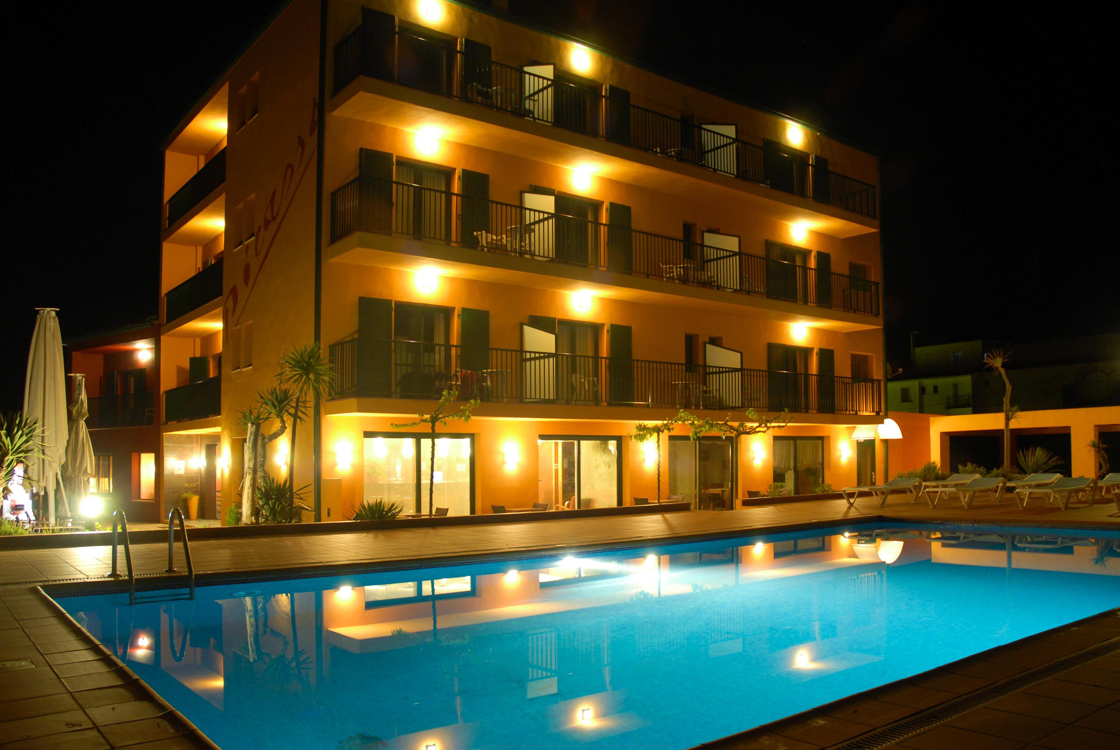 Hotel Picasso Torroella De Montgri Luaran gambar