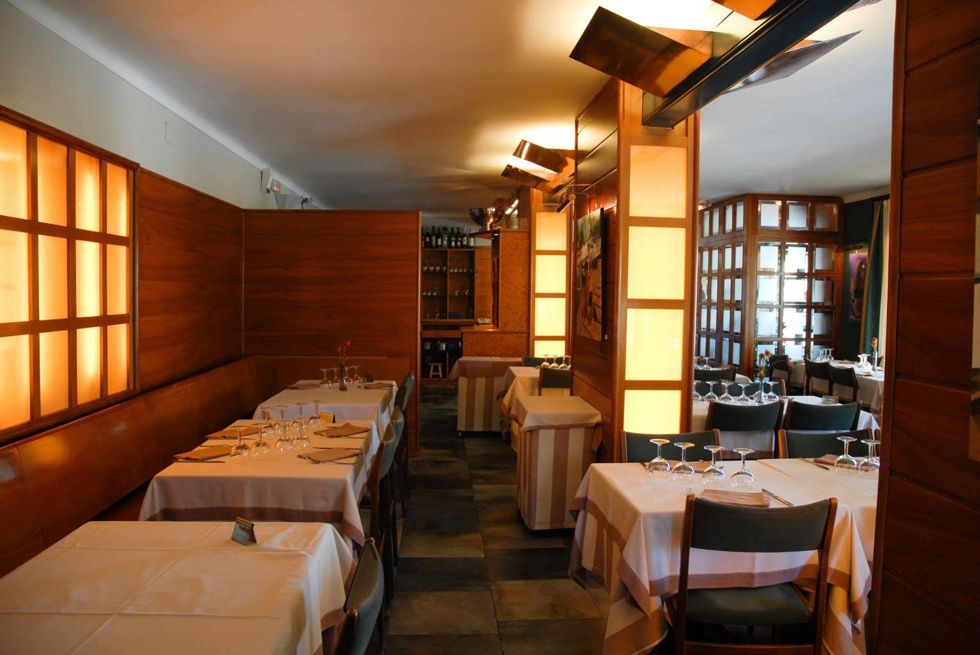Hotel Picasso Torroella De Montgri Luaran gambar