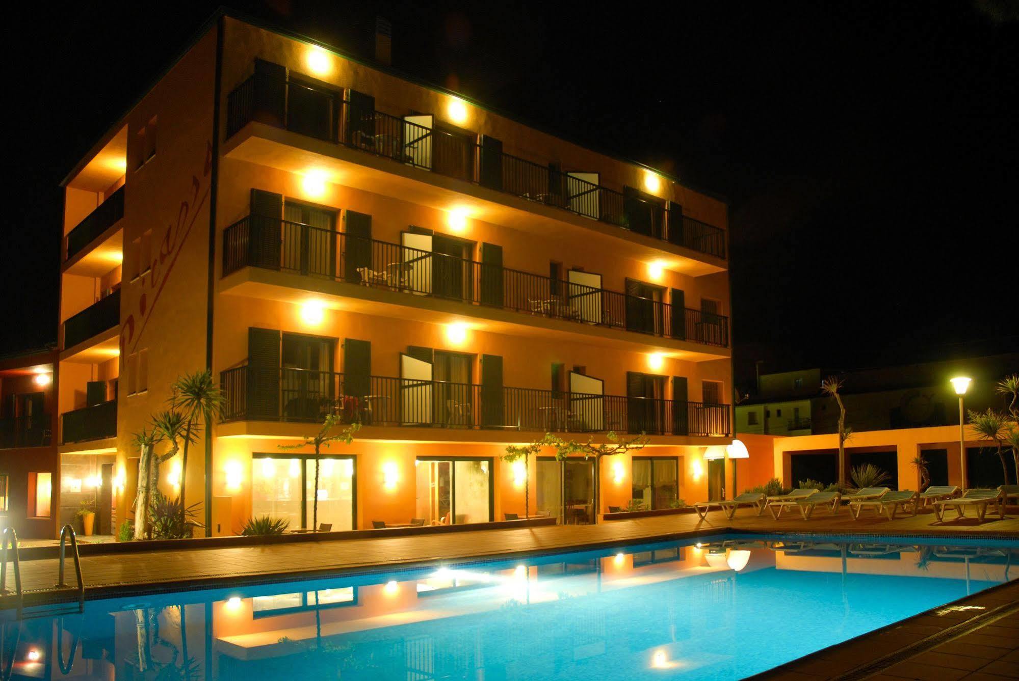 Hotel Picasso Torroella De Montgri Luaran gambar